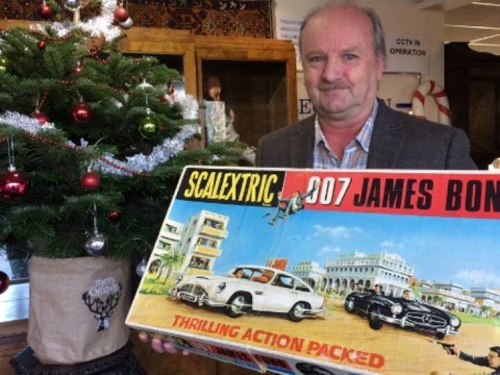 Ultimate 1967 festive toy! Would you love to find this under your tree?