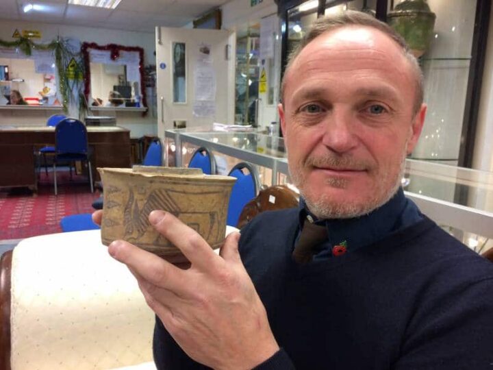 Derbyshire car boot sale pot – used for toothbrushes &#8211; turns out to be 4,000-year-old ancient antiquity