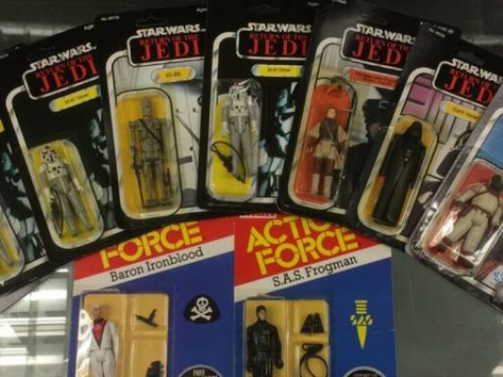 Destined to rocket to success! &#8216;Gold dust&#8217; Star War toys unearthed by Hansons