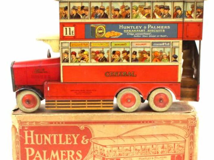 That takes the biscuit! Couple ‘gobsmacked’ to learn their old biscuit tin is worth £1,500