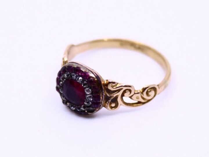 Ring mistaken for costume jewellery dazzles at auction after turning out to be Georgian gem