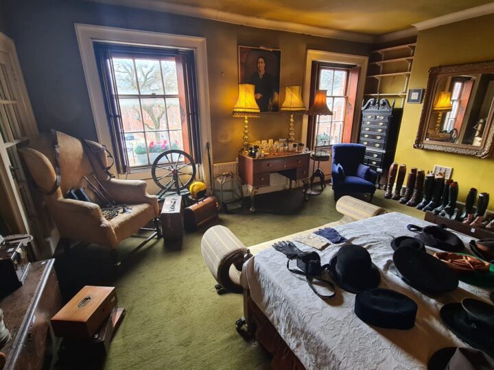 Contents of ‘one of most stylish Georgian homes to be seen’ in swinging 60s set for auction