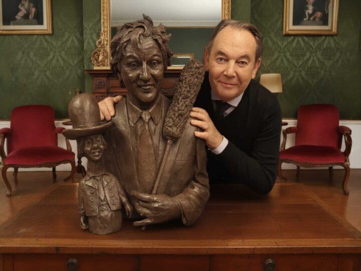 TV star Eric Knowles kickstarts a bumper programme of free valuations